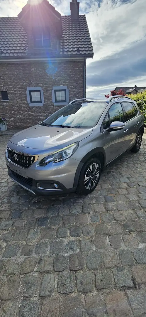 Peugeot 2008 1.6 BlueHDi Allure Gris - 1