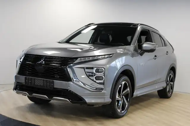 Mitsubishi Eclipse Cross 2.4 PHEV Instyle | Schuif- kanteldak | Trekhaak |
