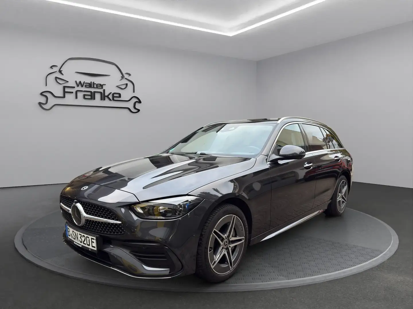 Mercedes-Benz C 300 C300e T AMG Line Premium+ AHK Keyless HUD Pano 360 Grau - 1