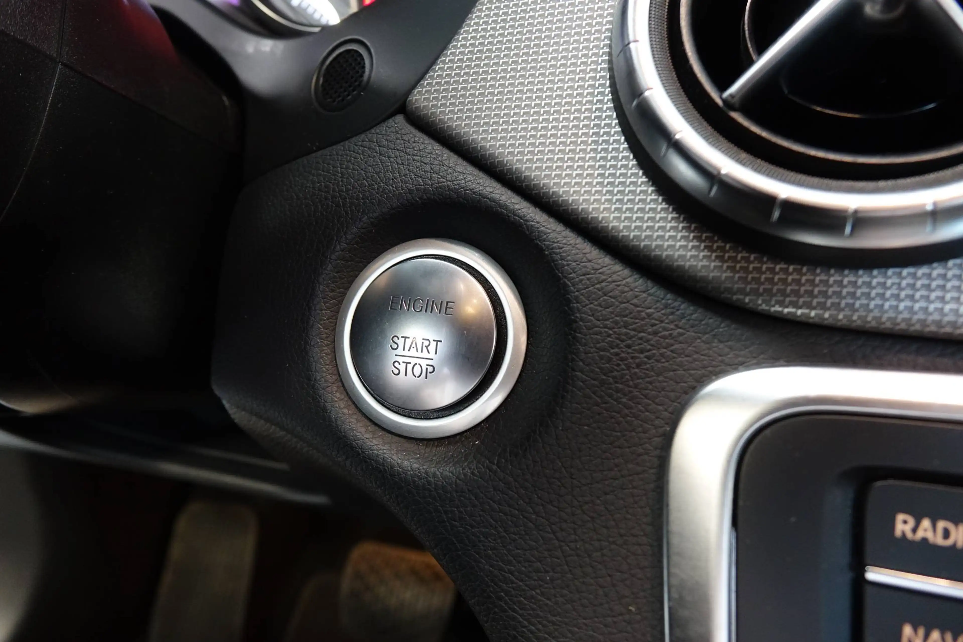 Mercedes-Benz CLA 200 CLA 200 CDI Urban +Himmel schwarz+ — photo 14