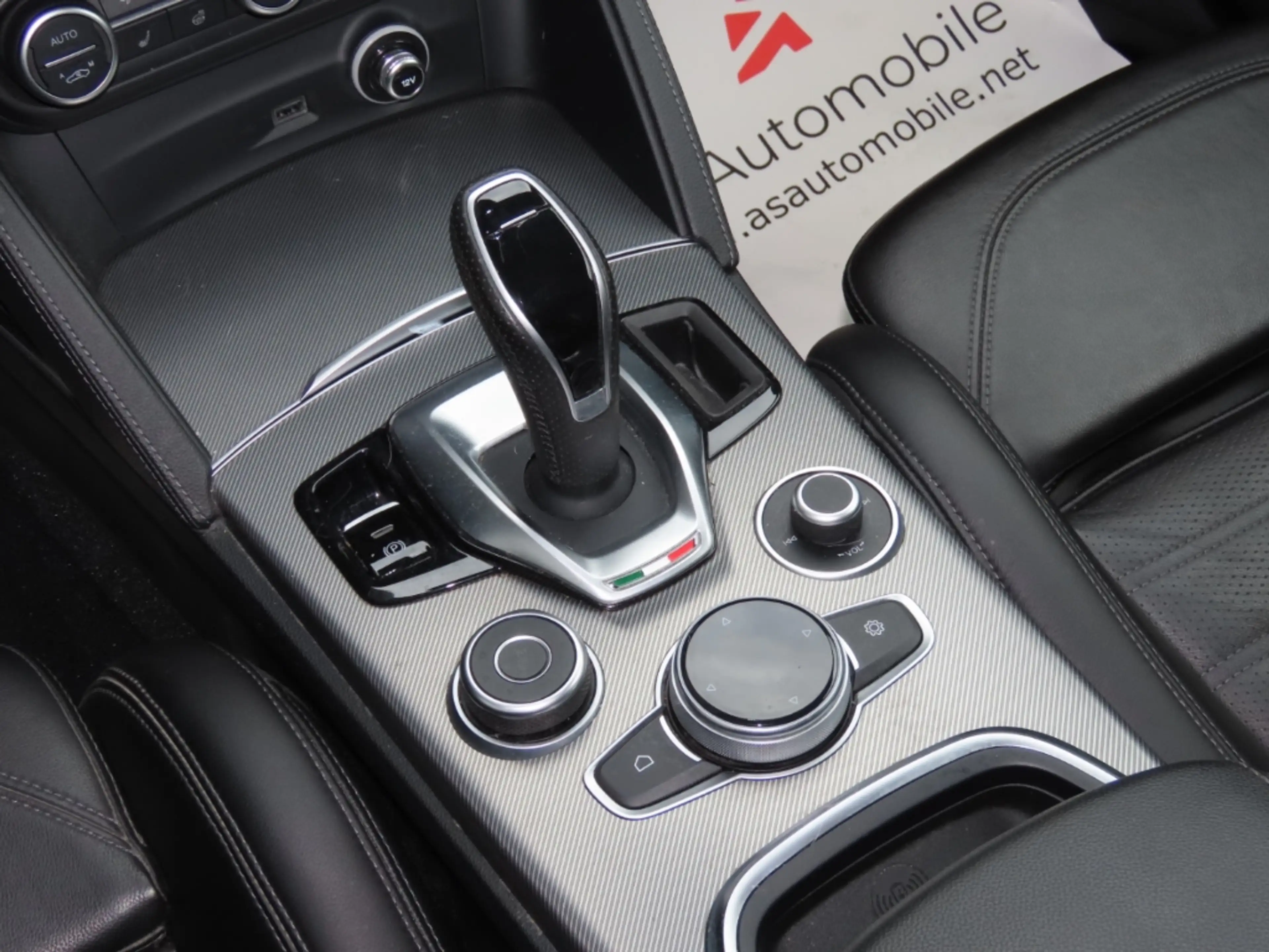 Alfa Romeo Stelvio Veloce Q4 — photo 15