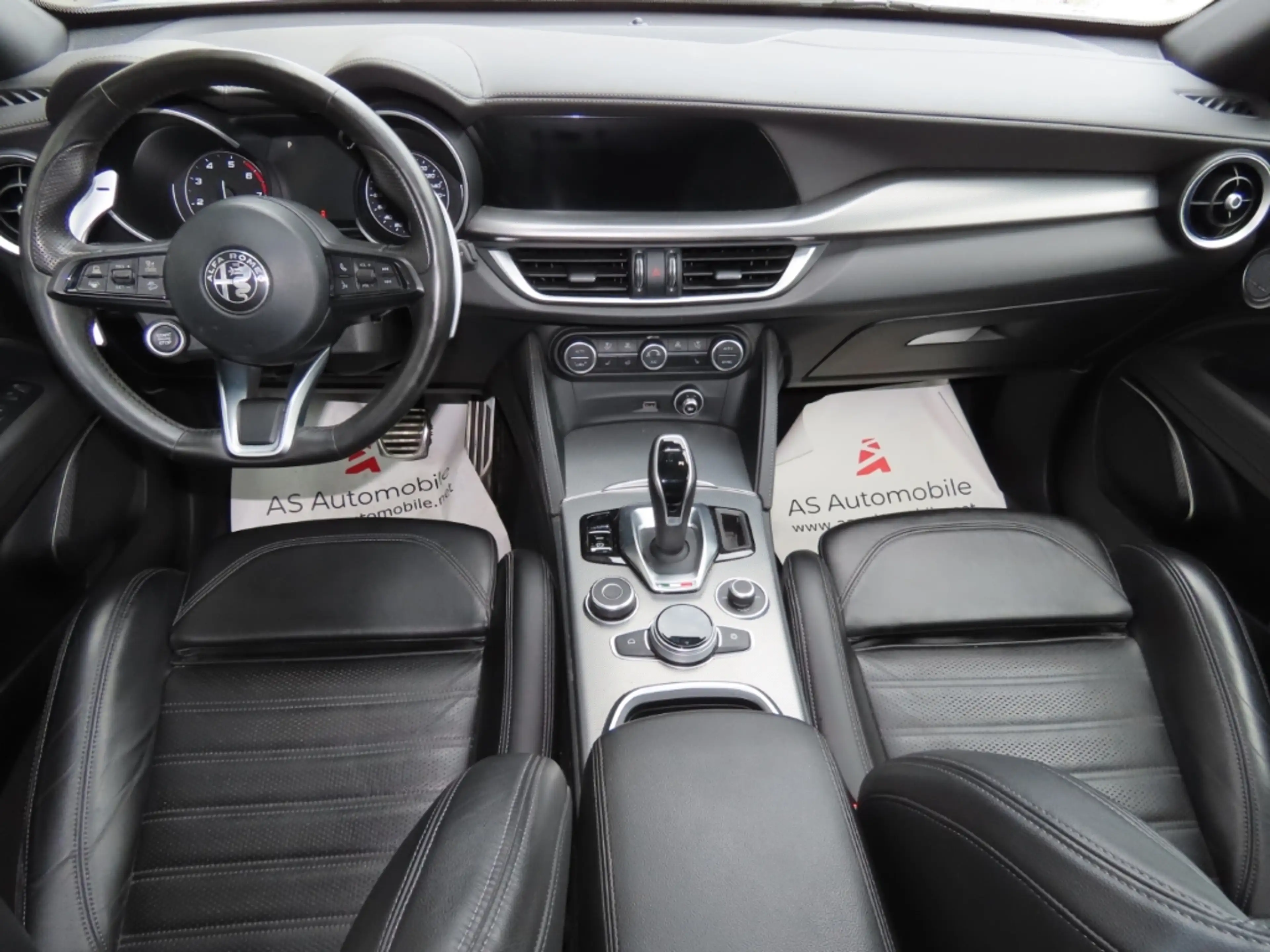 Alfa Romeo Stelvio Veloce Q4 — photo 10
