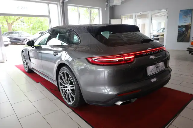 Porsche Panamera view 3