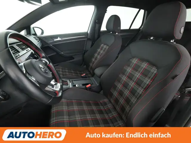 Volkswagen Golf view 10
