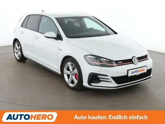 Volkswagen Golf view 8
