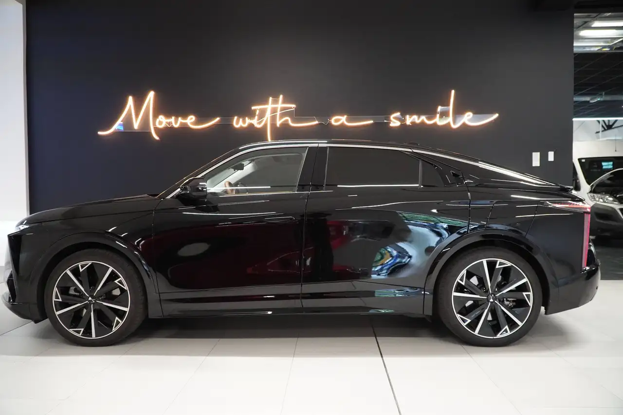 DS Automobiles N°8 2026