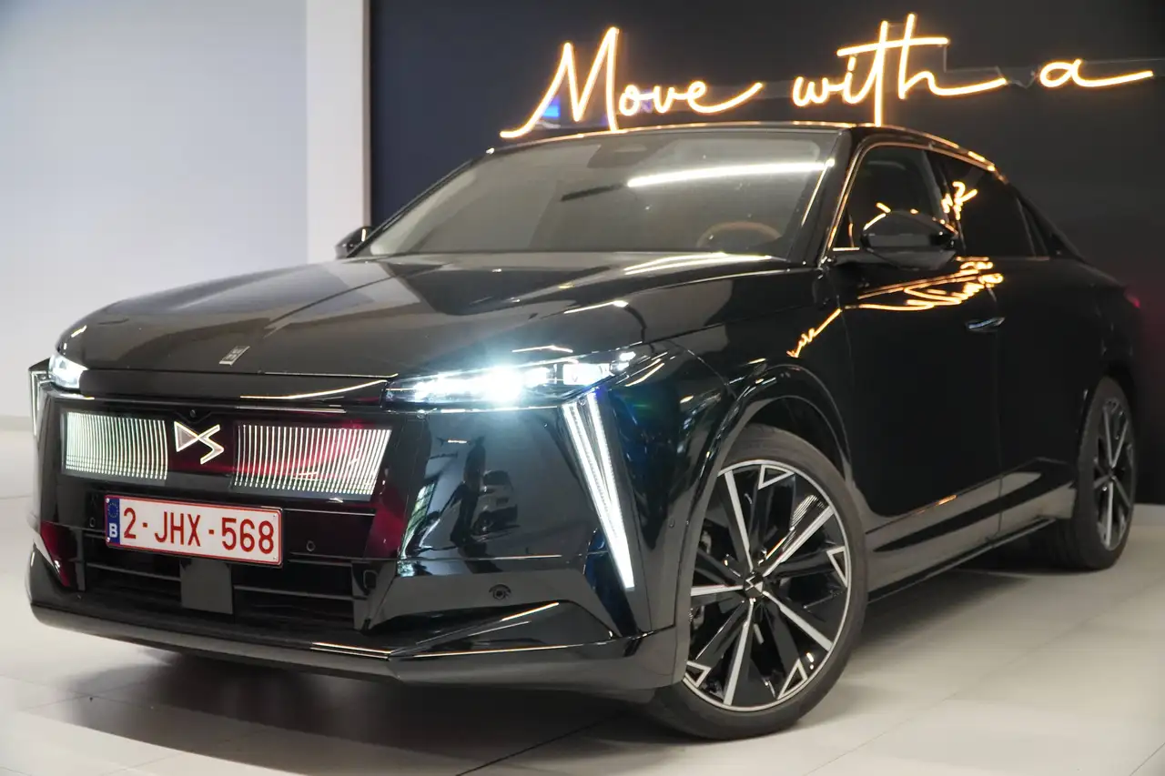 DS Automobiles N°8 2026