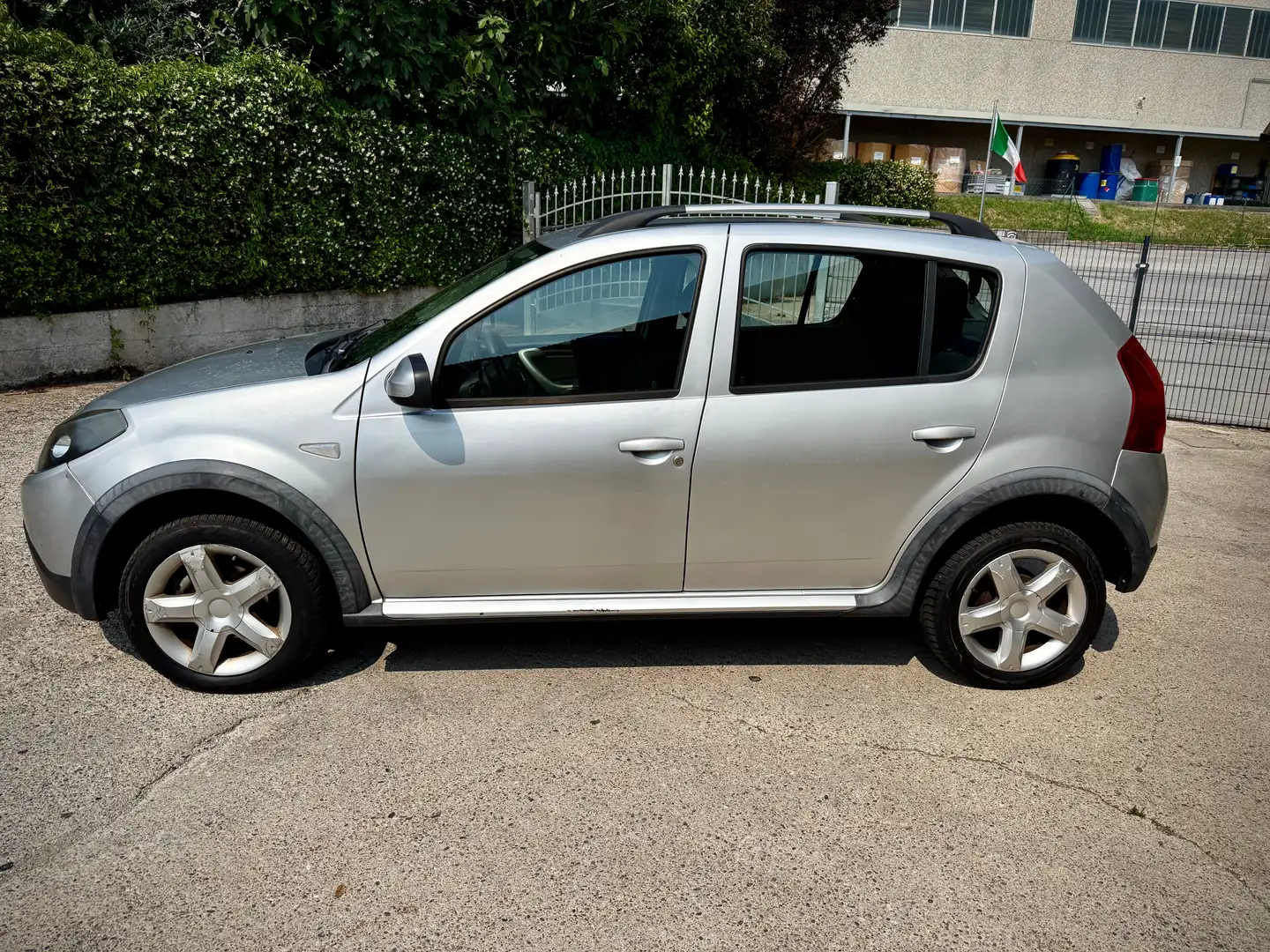 Dacia Sandero 1.6 8v Stepway Gpl 85cv Argent - 2