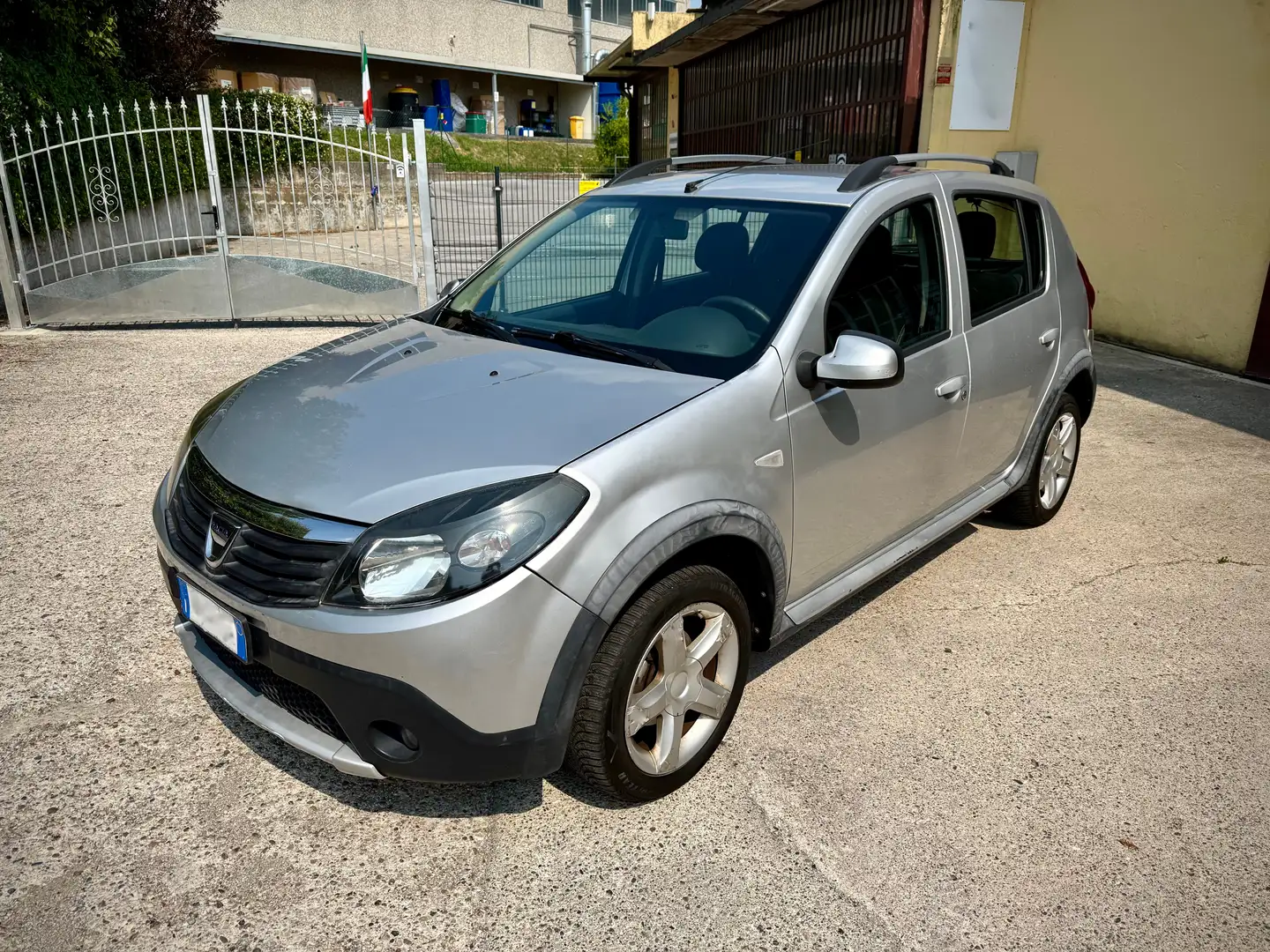 Dacia Sandero 1.6 8v Stepway Gpl 85cv Argent - 1