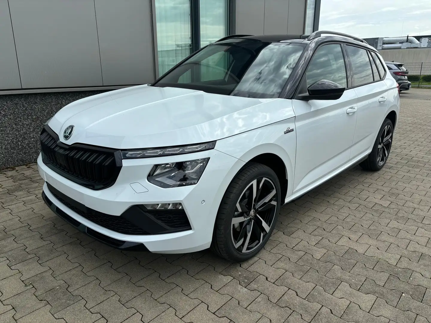 Skoda Kamiq Essence 1.0 TSI 116PS, 5 Jahre Garantie, Klimaa... - 2