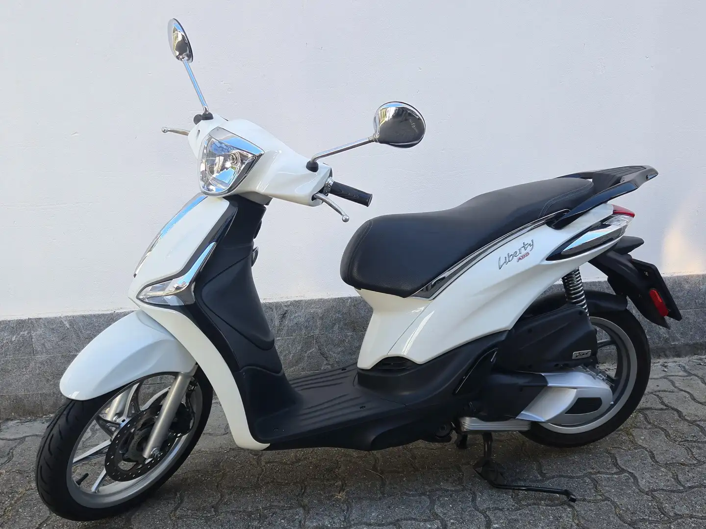 Piaggio Liberty 150 2600 Blanc - 2