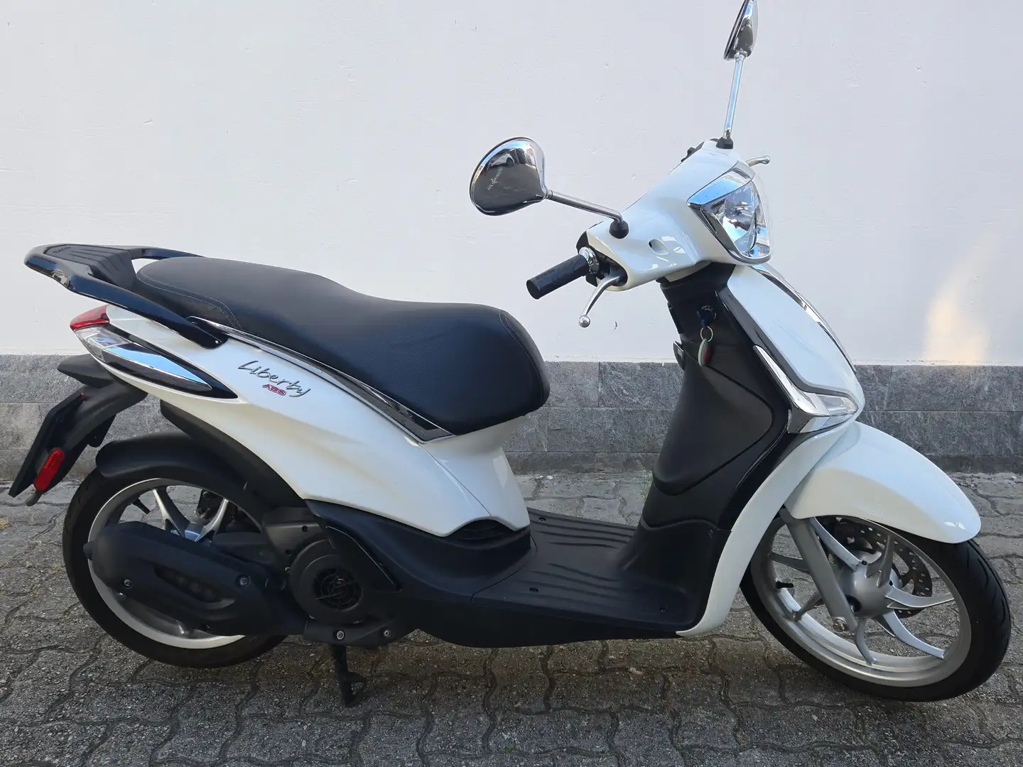 Piaggio Liberty 150 2600 Blanc - 1