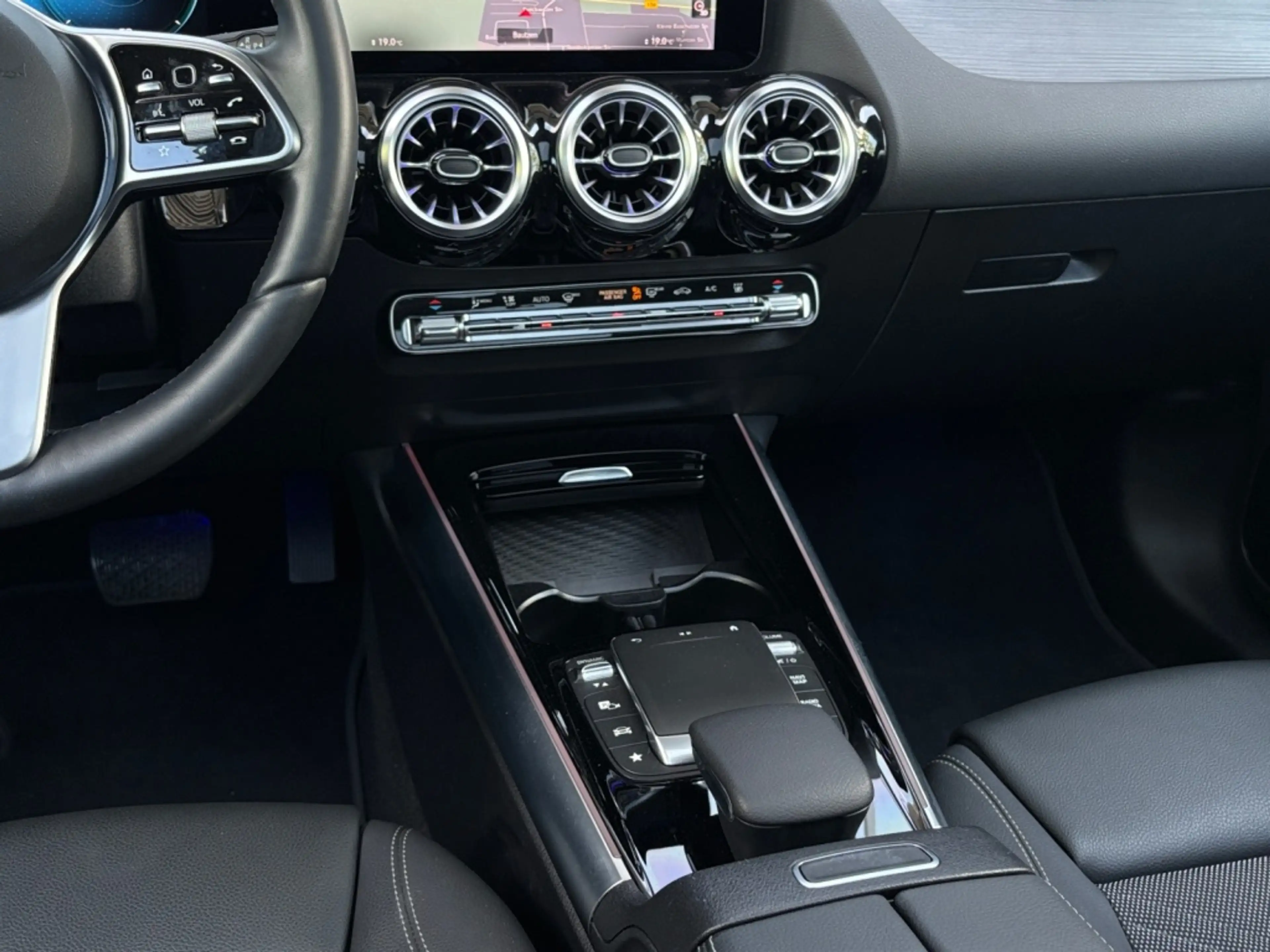Mercedes-Benz EQA 250 + PROGRESSIVE|DISTR|HUD|MBUX|360°|PANO — photo 9