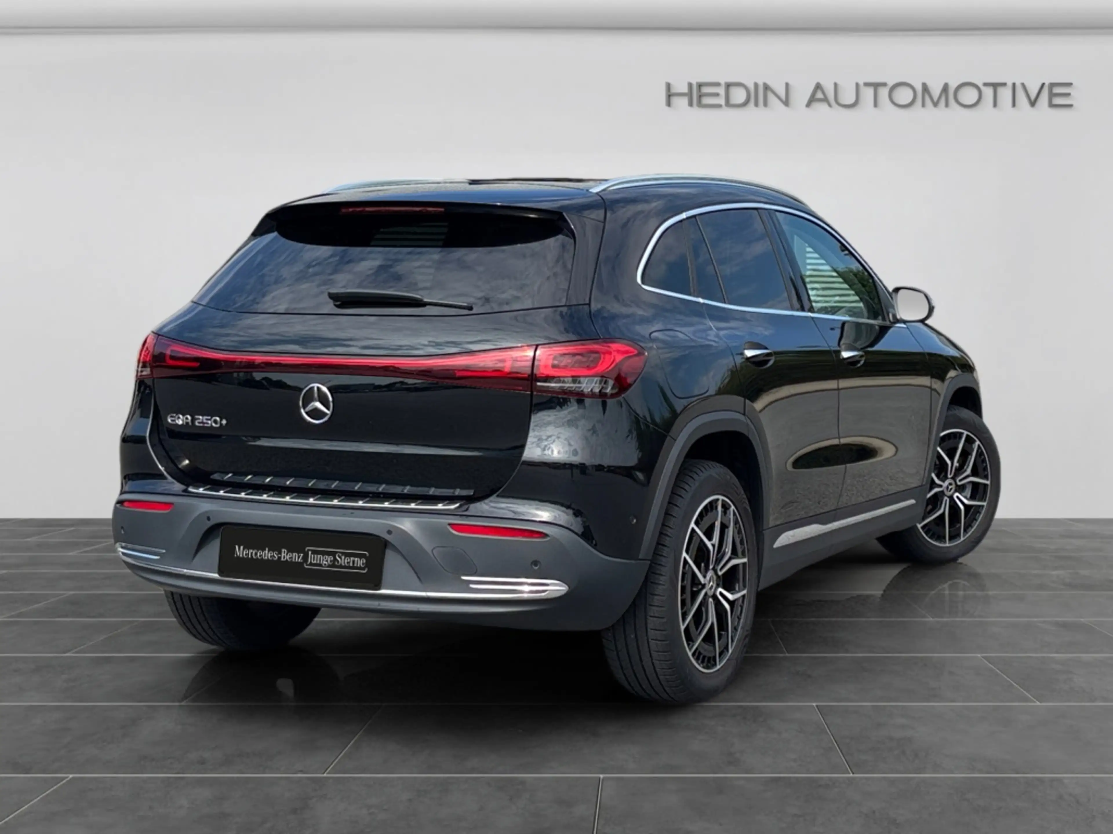 Mercedes-Benz EQA 250 + PROGRESSIVE|DISTR|HUD|MBUX|360°|PANO — photo 6