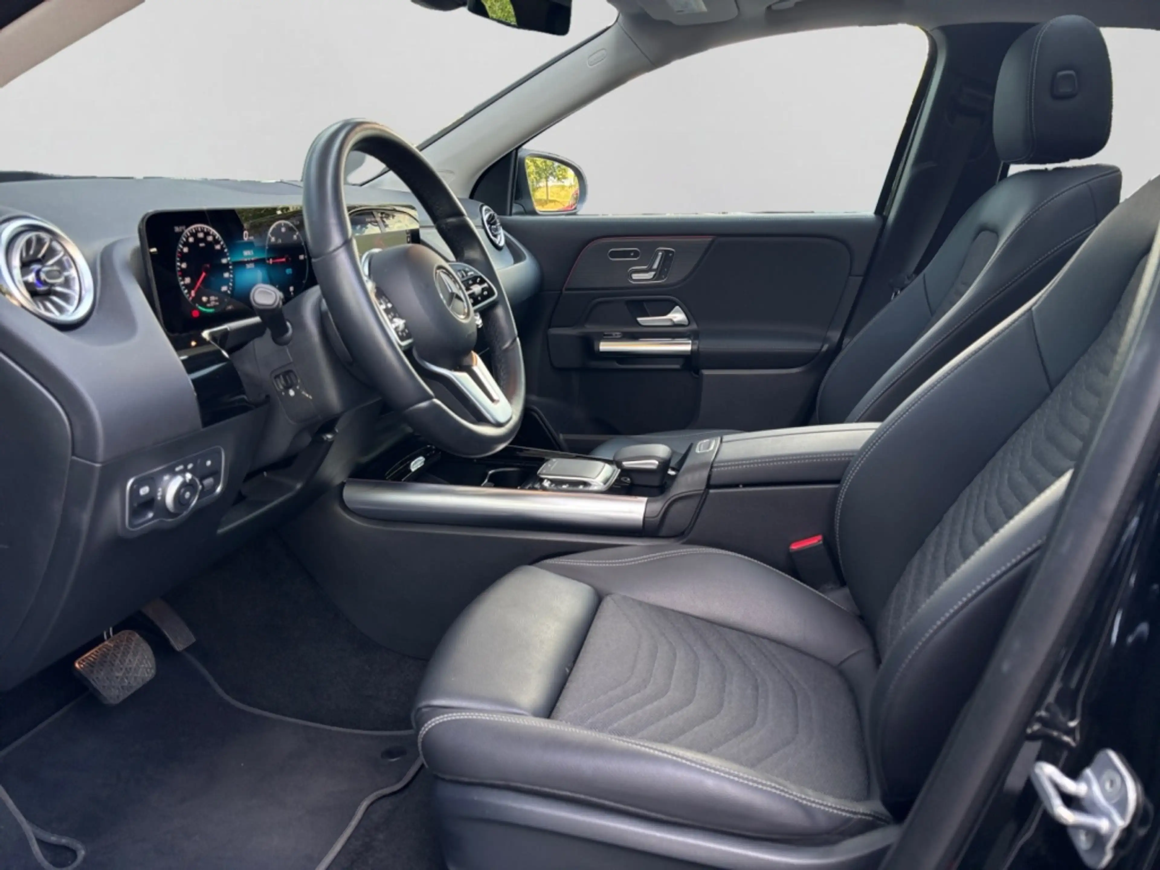 Mercedes-Benz EQA 250 + PROGRESSIVE|DISTR|HUD|MBUX|360°|PANO — photo 7