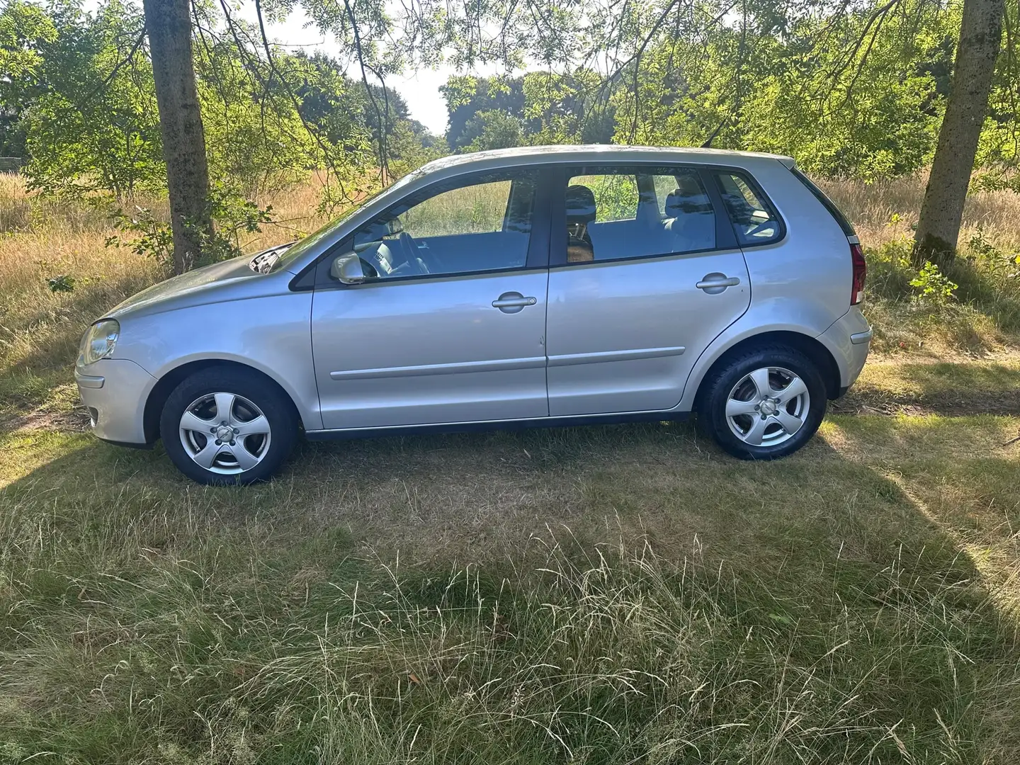 Volkswagen Polo 1.4 TDI Optive Diesel apk t/m 22-08-2025 Grijs - 2