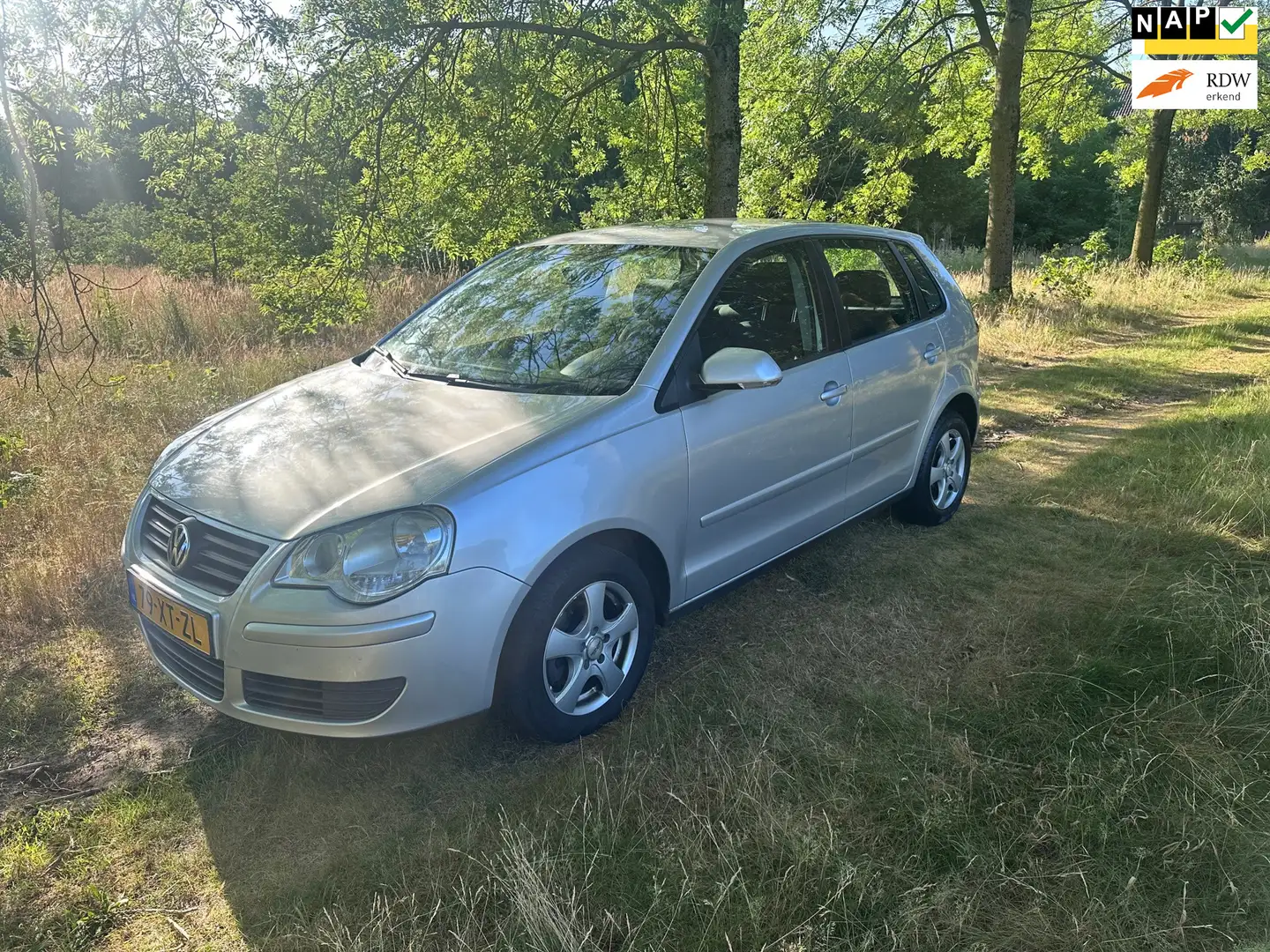 Volkswagen Polo 1.4 TDI Optive Diesel apk t/m 22-08-2025 Grijs - 1