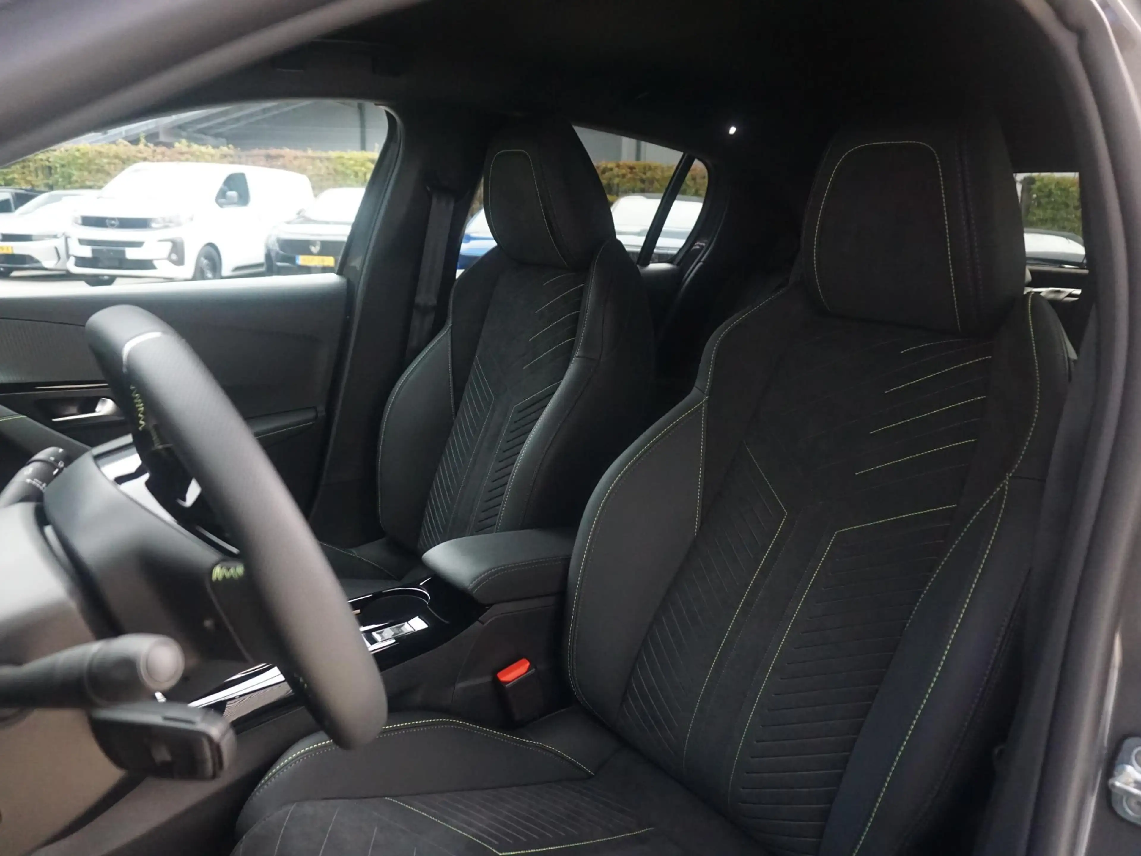 Peugeot e-208 EV GT 51 kWh Warmtepomp — photo 12