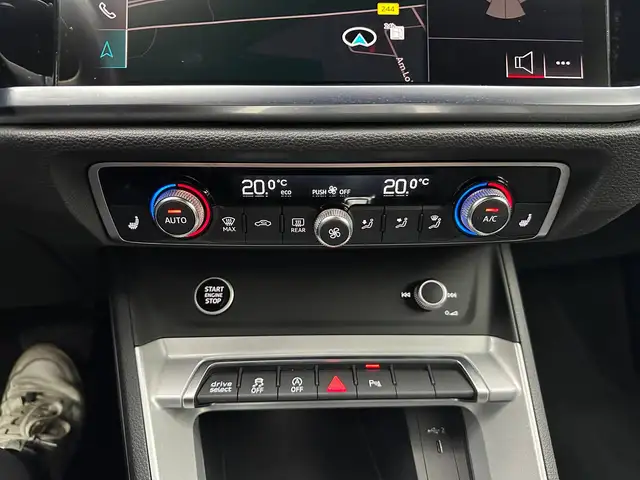 Audi Q3 view 19