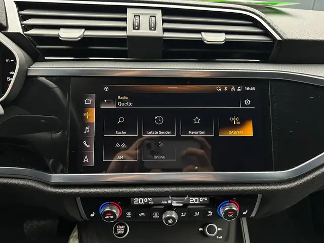 Audi Q3 view 24