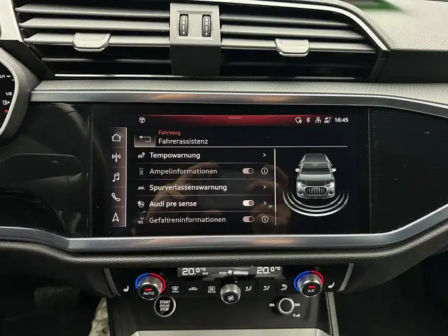 Audi Q3 view 23