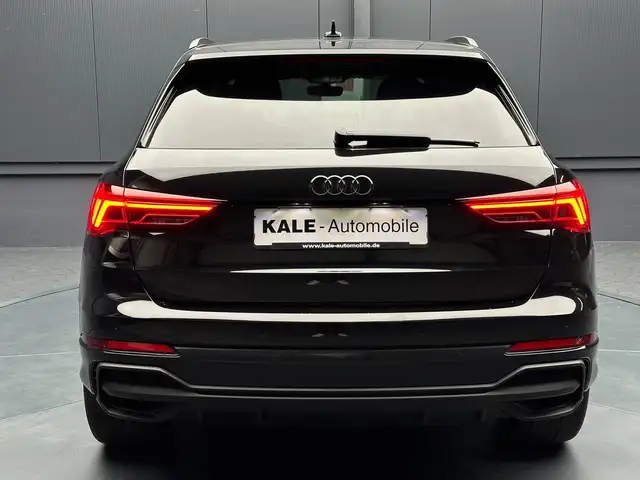 Audi Q3 view 4
