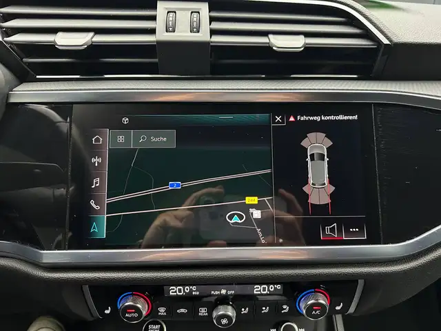 Audi Q3 view 20