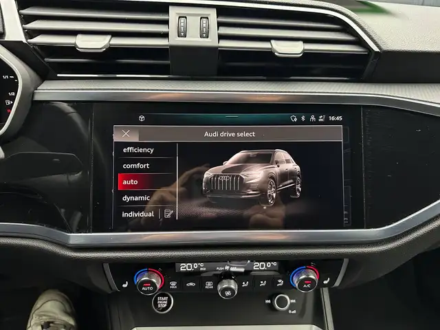 Audi Q3 view 21