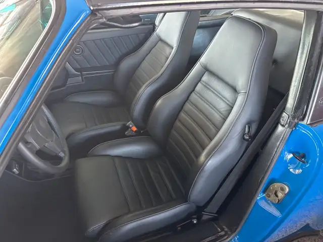 Porsche 911 view 12