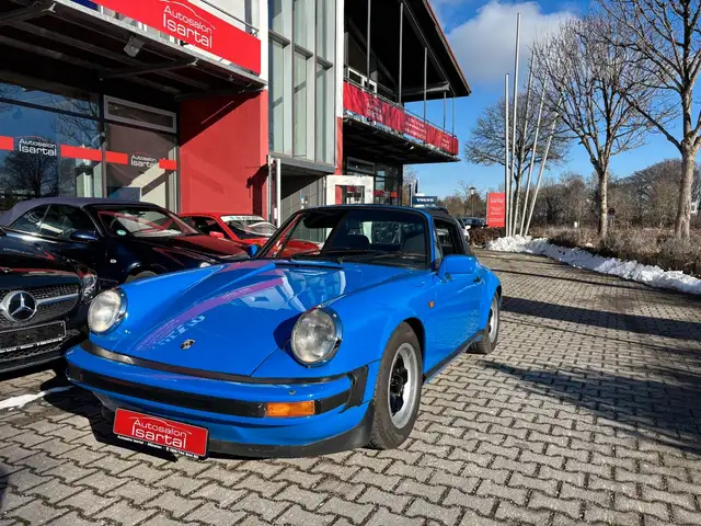 Porsche 911 view 2