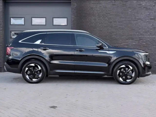 Kia Sorento view 3