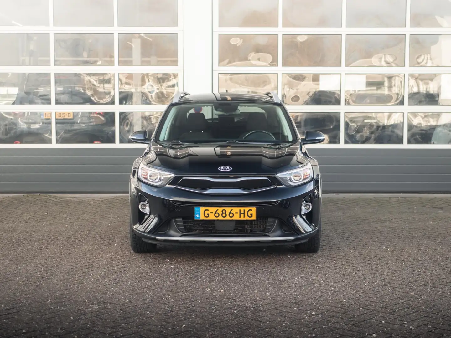 Kia Stonic 1.0 T-GDi DynamicPlusLine Automaat l Navigatie l A Zwart - 2