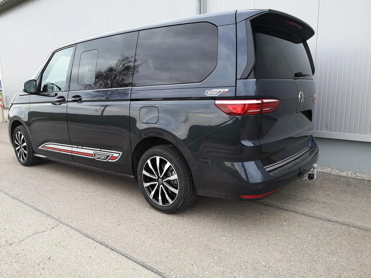 Volkswagen T7 Multivan 2,0TDI DSG Sport Edition Elegance LÜ 5 Sitzer 3