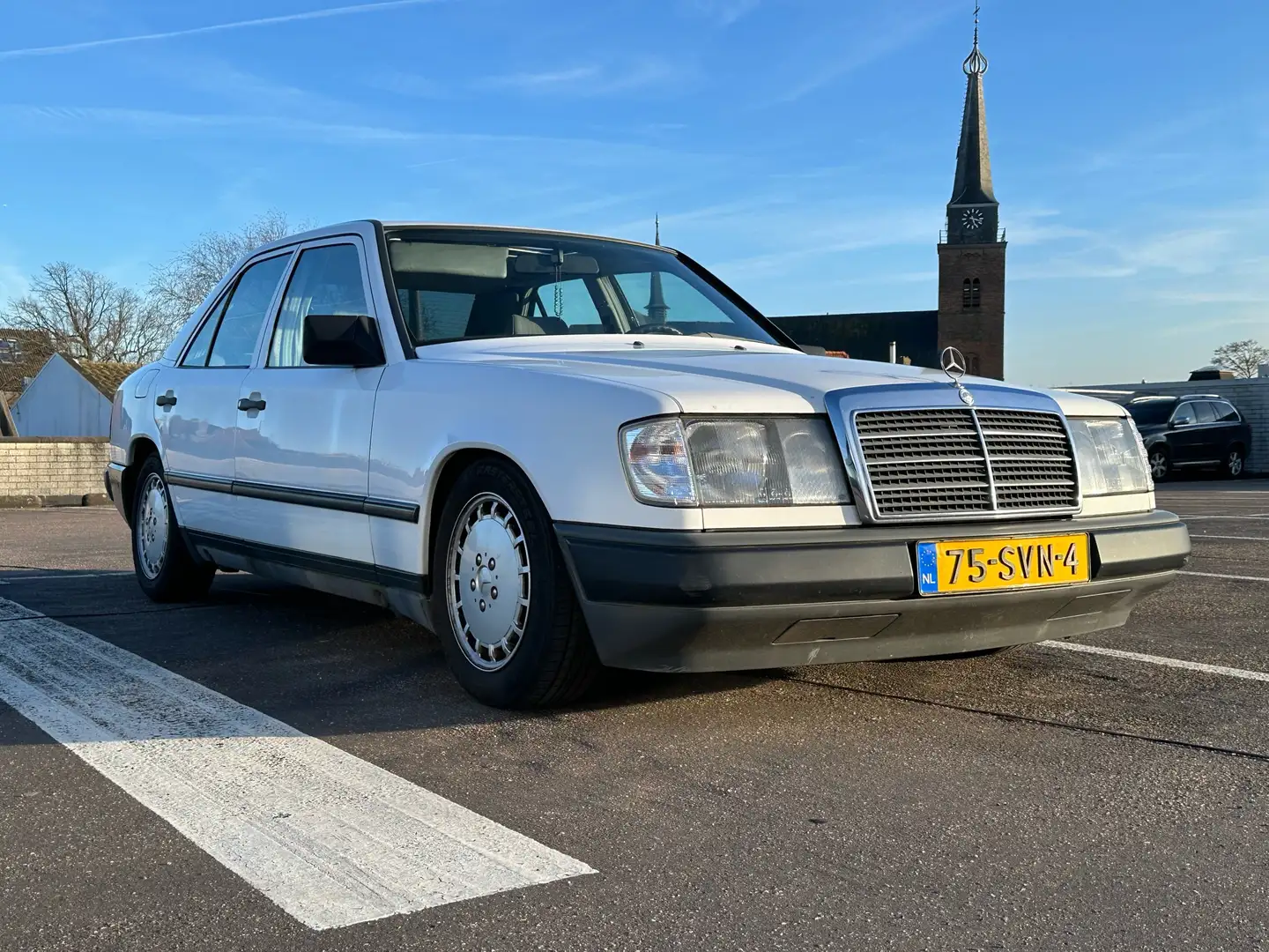 Mercedes-Benz E 230 Automaat Bílá - 1