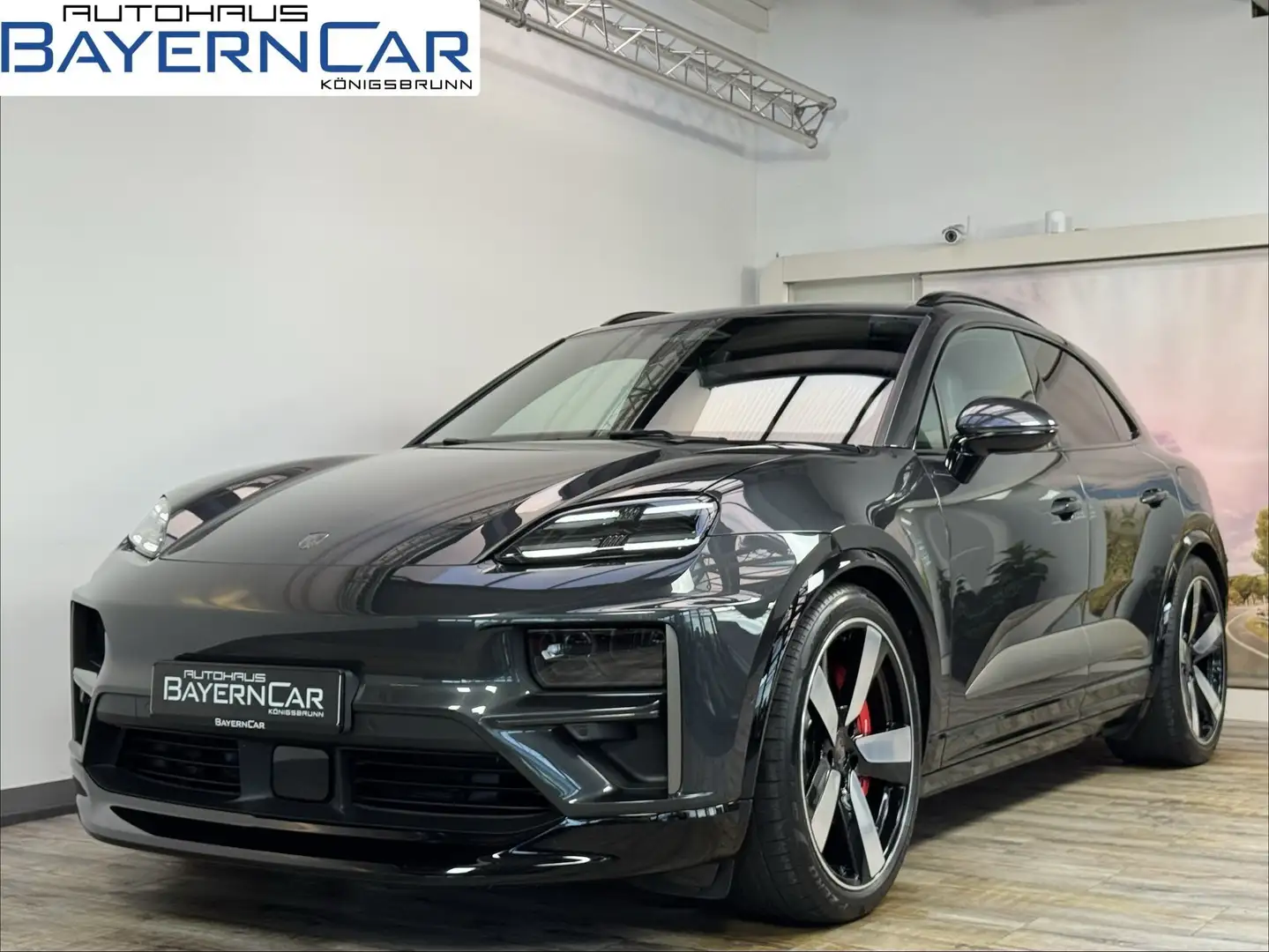 Porsche Macan Turbo AHK Panorama Sitzlüftung 22Zoll Inno Gris - 1