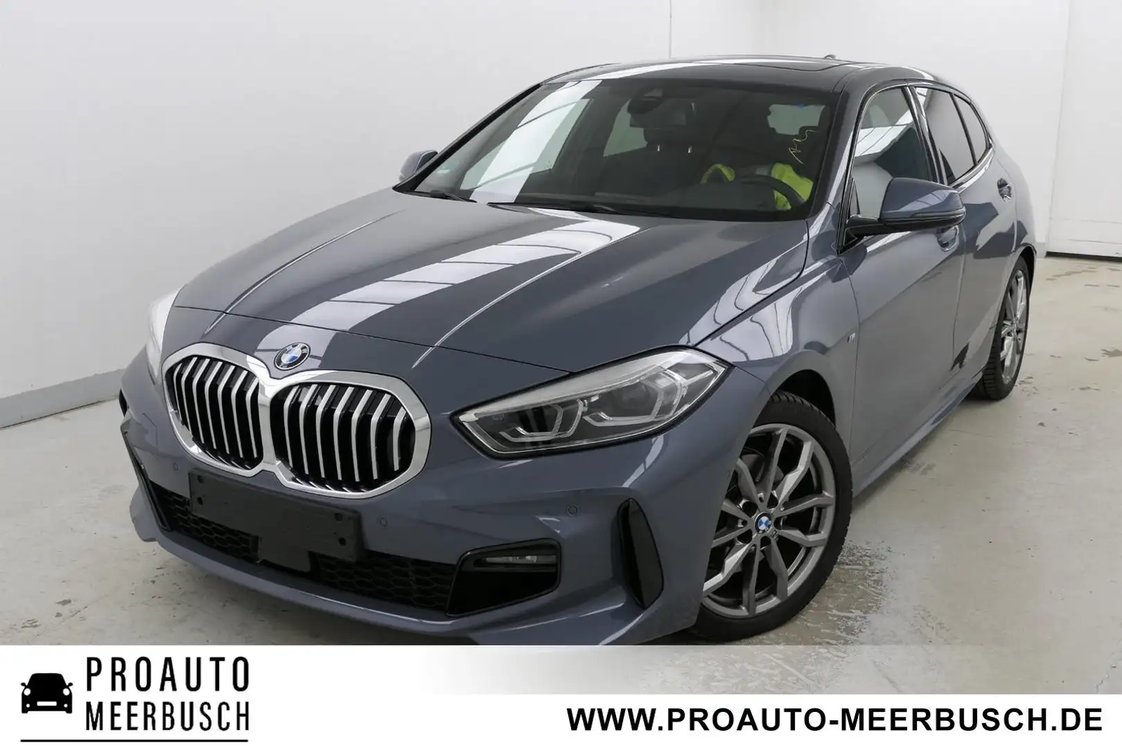 BMW 118 i M Sport HIFI/ADAPTLED/PANO/KAMERA/APPLE Grau - 1