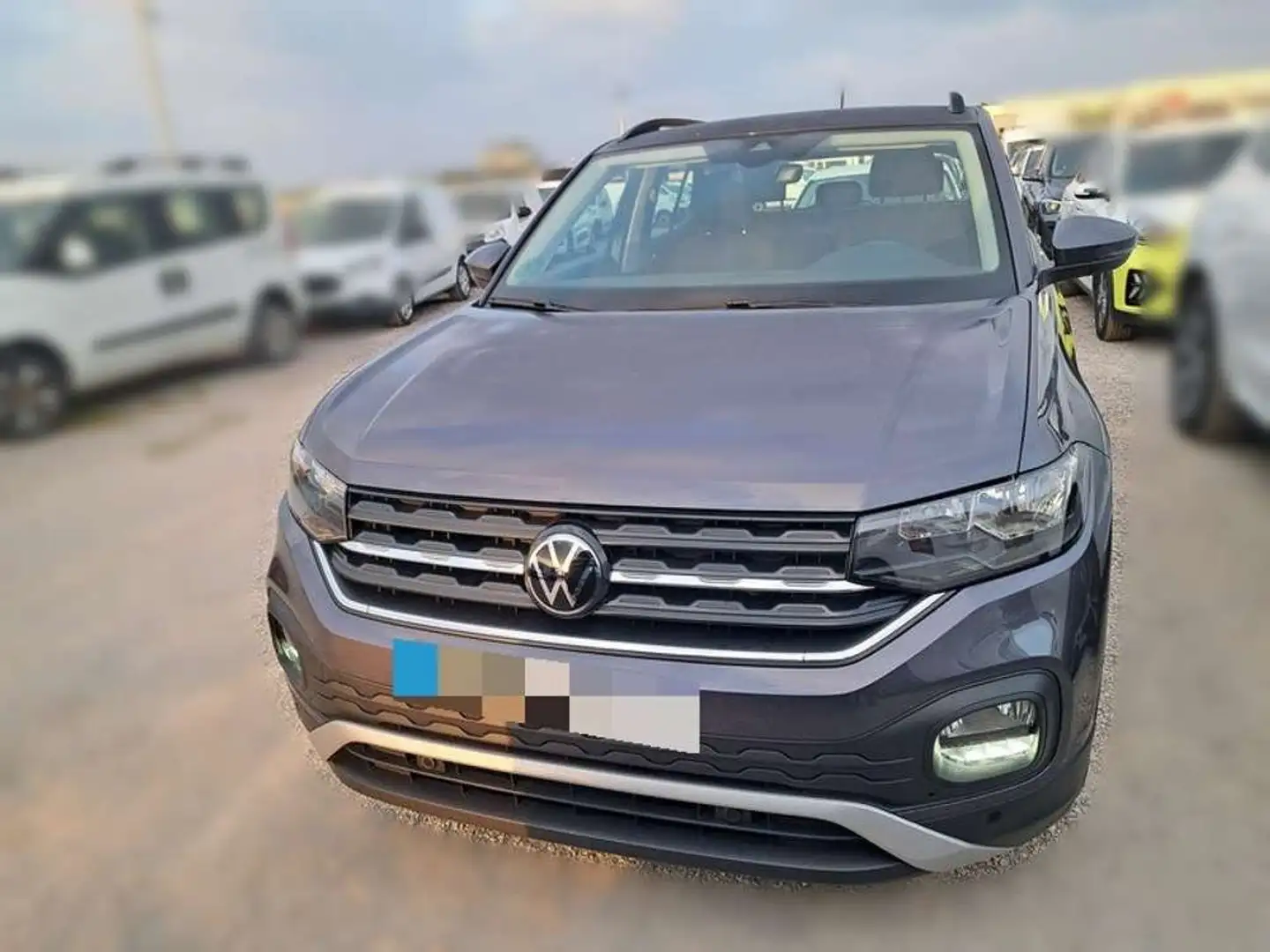 Volkswagen T-Cross 1.0 TSI Advance DSG7 81kW Gris - 1