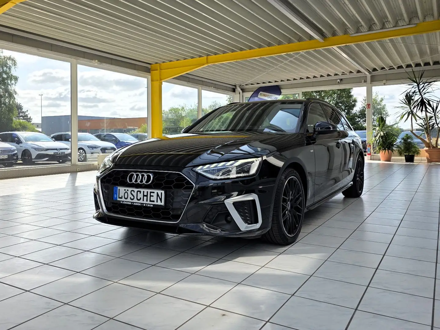 Audi A4 Avant 40 TDI S Line Panorama Standheizung B&O Noir - 2