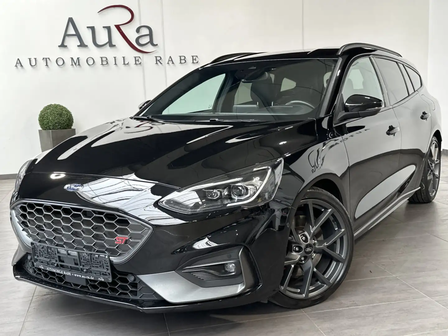 Ford Focus Turnier 2.0 EB ST NAV+LED+ACC+AHK+KAM+19ZO Black - 1