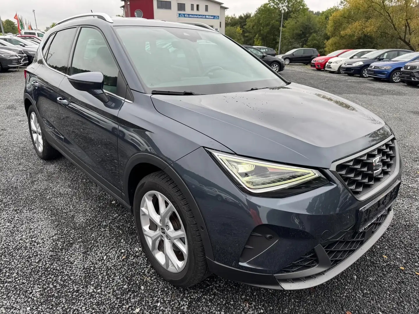 SEAT Arona 1.0 TSI *DSG*FR*PDCHI+VO+KAMERA*SHZ*ACC*DA Grau - 1