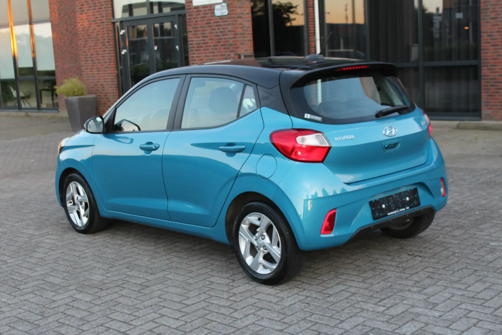 Hyundai i10 1.0 Premium Clima-Cruise-Navi-Camera Bleu - 2