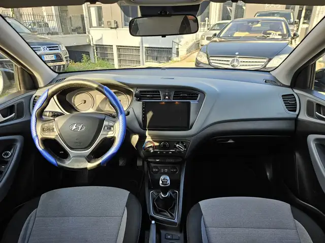 Hyundai I20 view 9