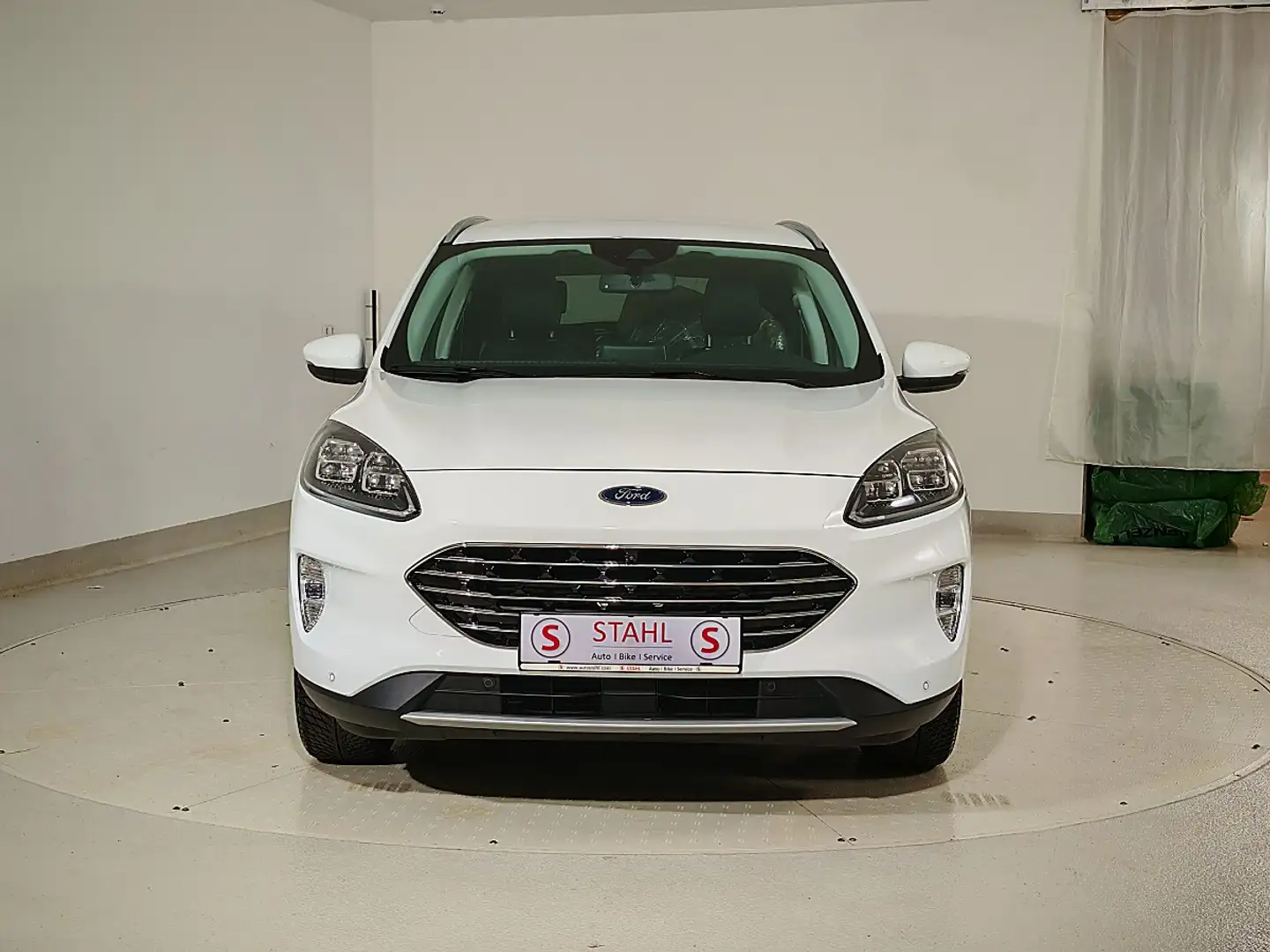 Ford Kuga 1,5 EcoBlue Titanium X Automatik Weiß - 2