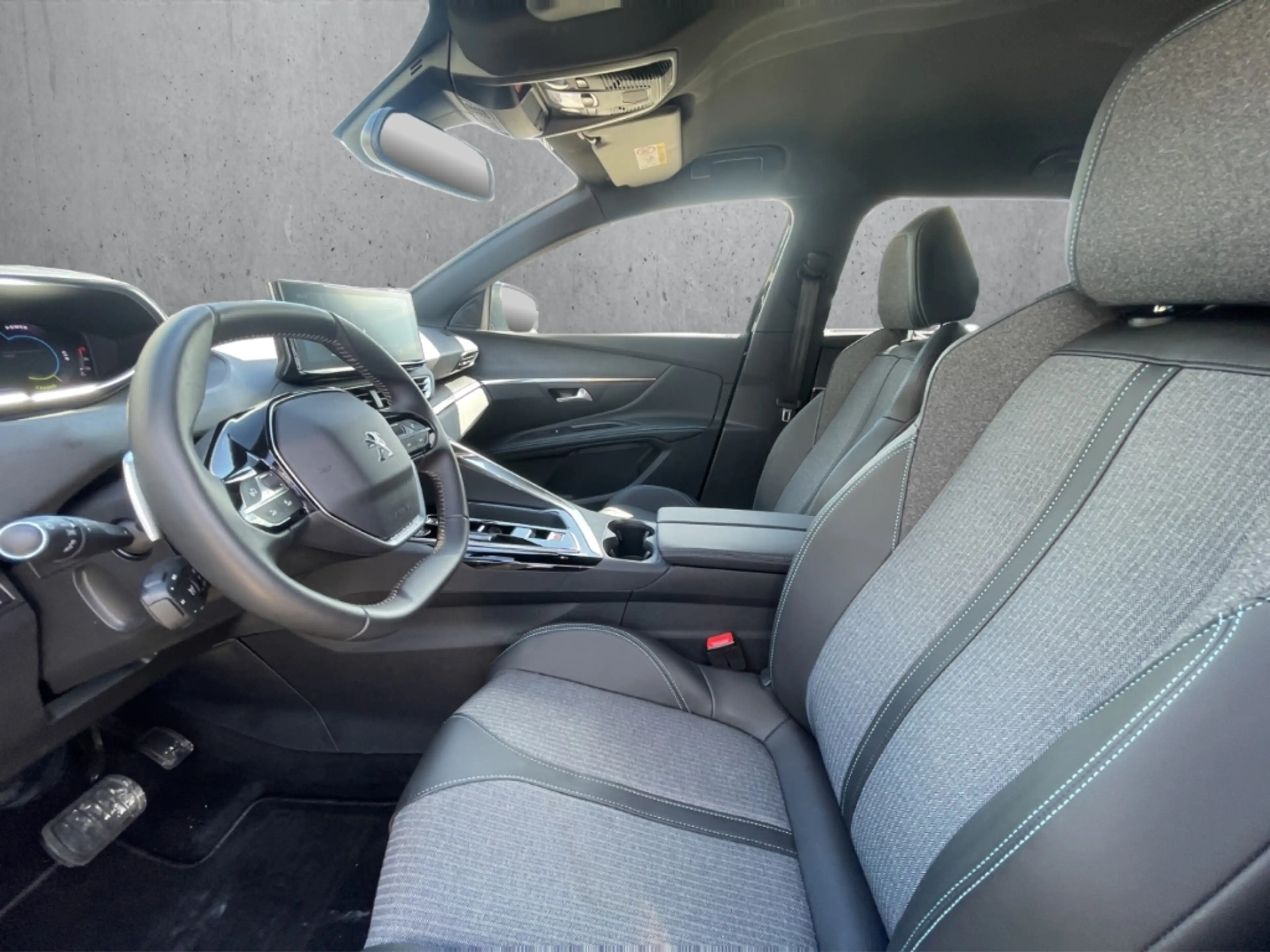 Peugeot 5008 Allure HYBRID 136 e-DSC6 7-Sitzer Kamera LED CarPl — photo 9