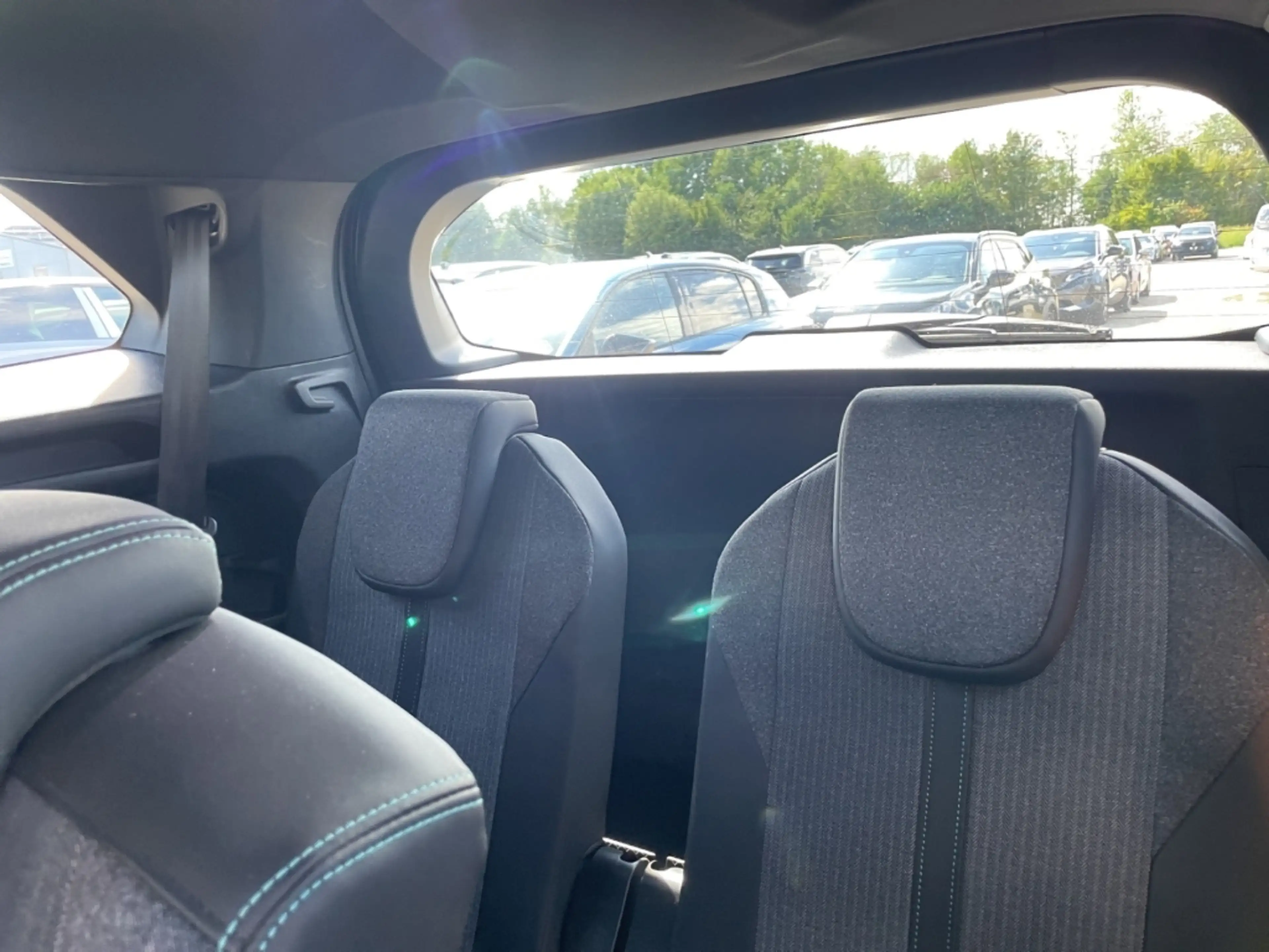 Peugeot 5008 Allure HYBRID 136 e-DSC6 7-Sitzer Kamera LED CarPl — photo 20