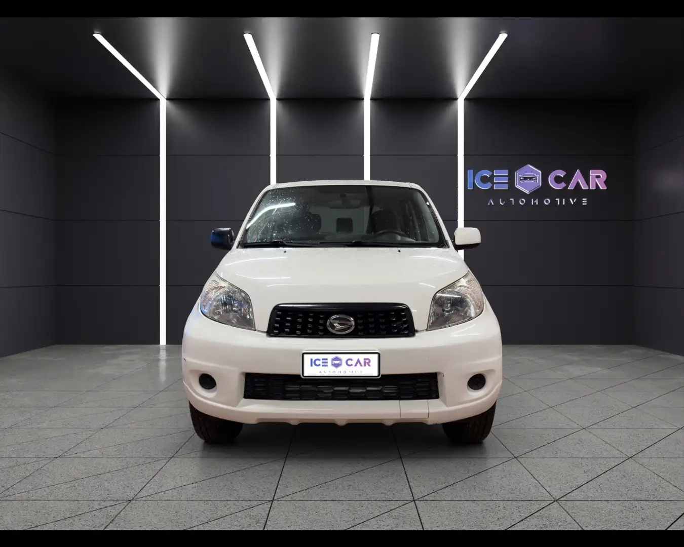 Daihatsu Terios 1.5 2WD B Easy Five Weiß - 2