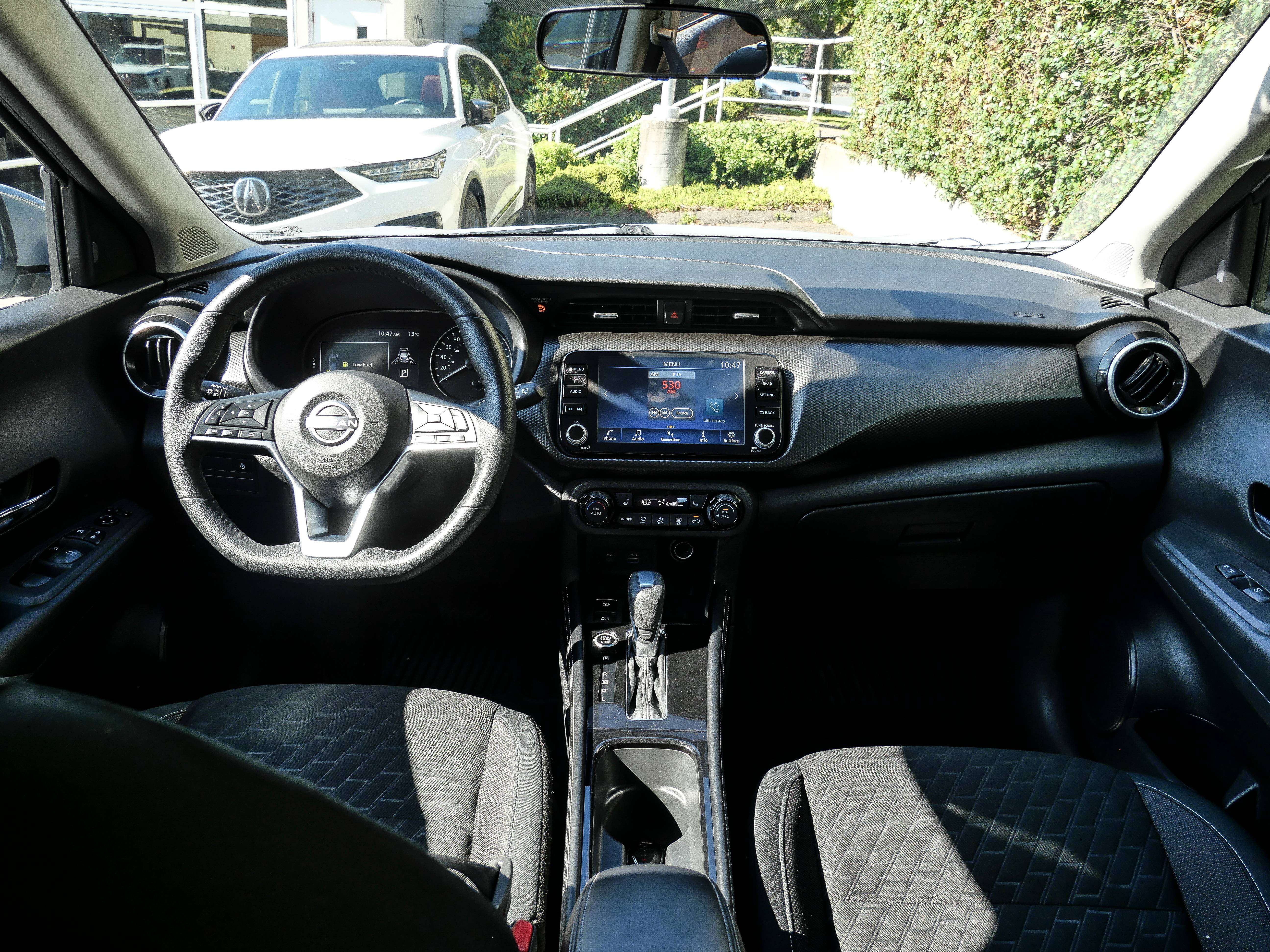 2024 Nissan Kicks SV | One Local Owner | Campus Serviced | Low Kms | — снимка 1