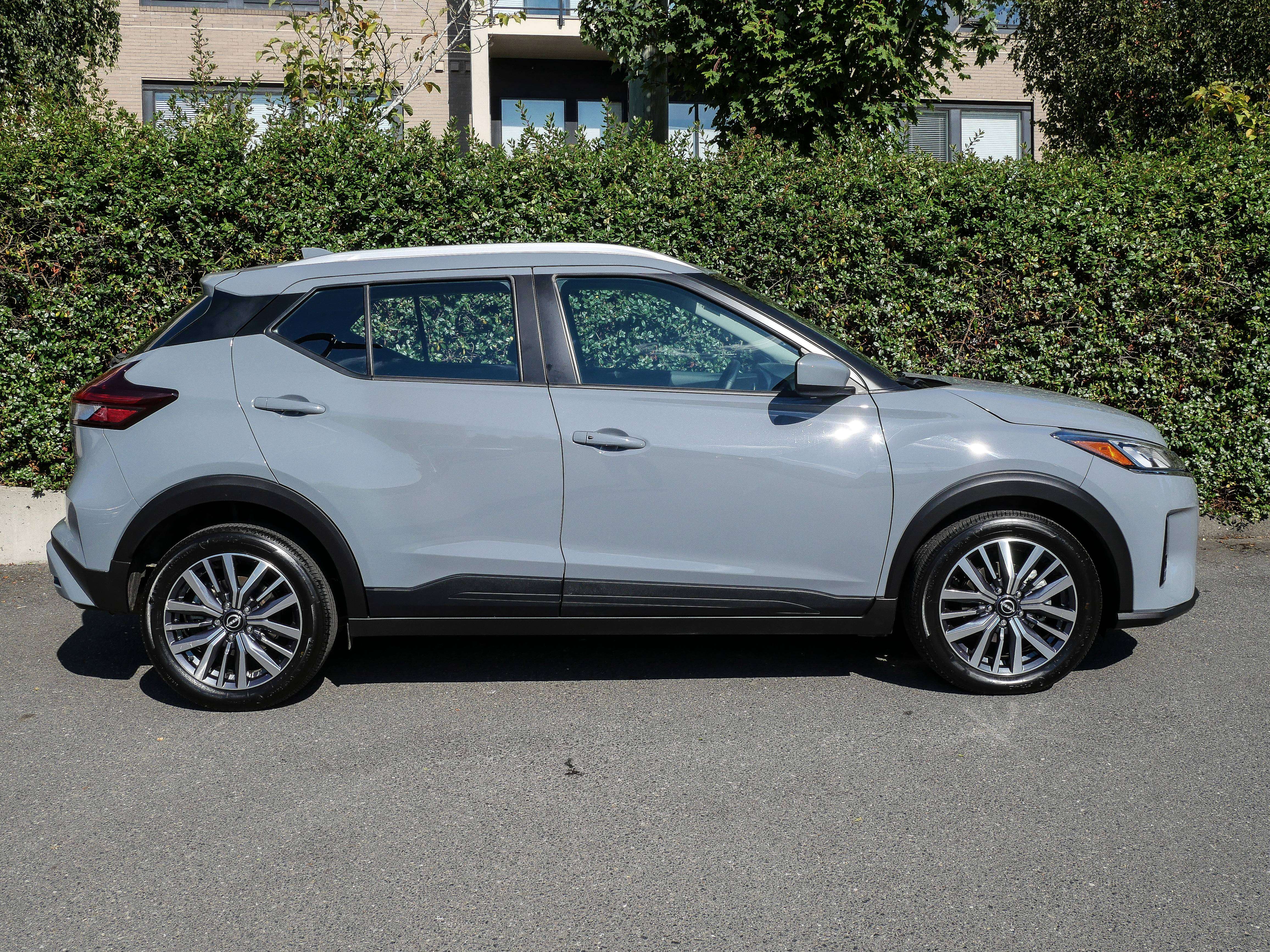 2024 Nissan Kicks SV | One Local Owner | Campus Serviced | Low Kms | — снимка 1