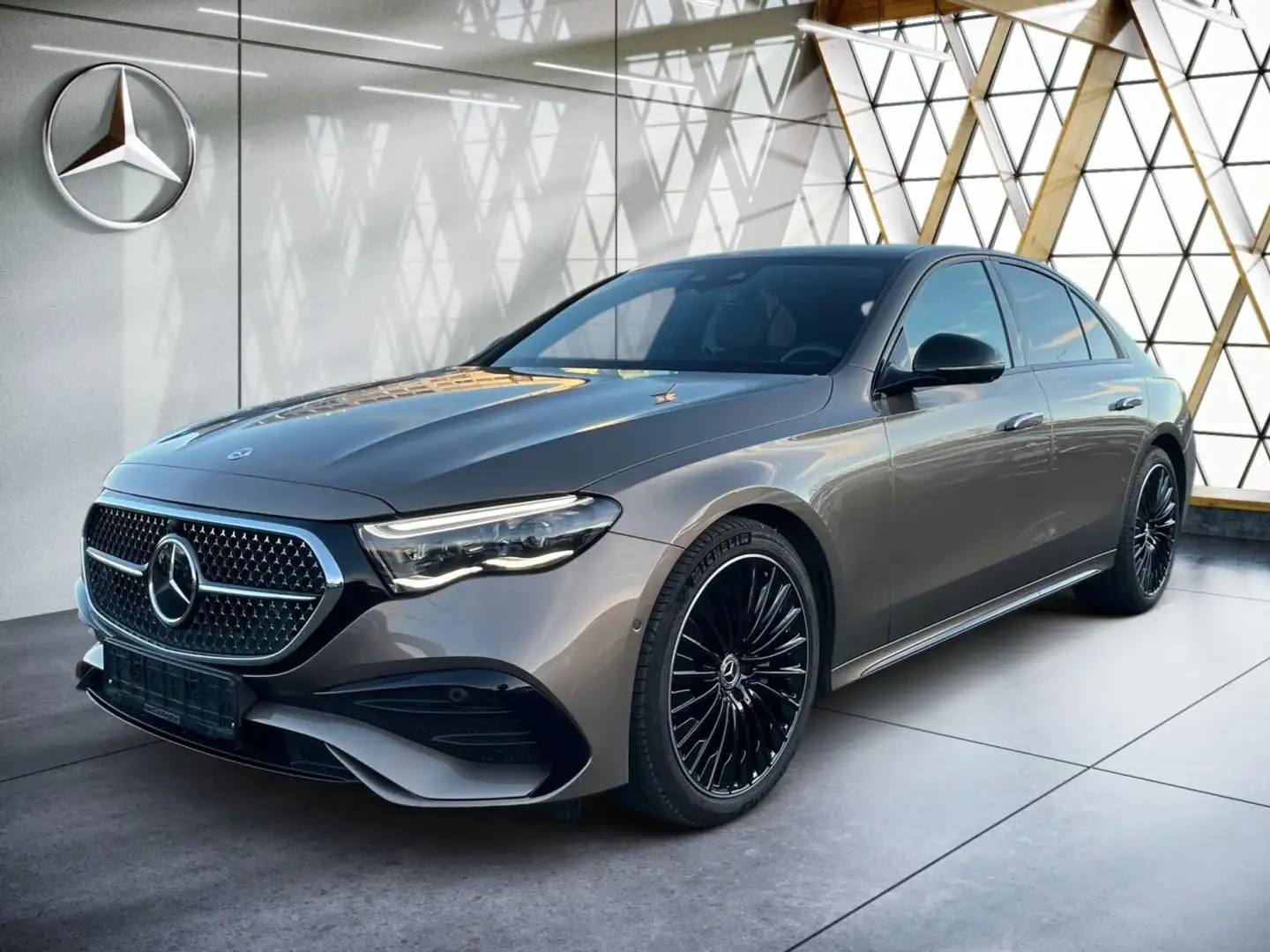 Mercedes-Benz E 200 AMG Pano*Night*Memory*360°LEDdigi*LenkHzg* Braun - 2