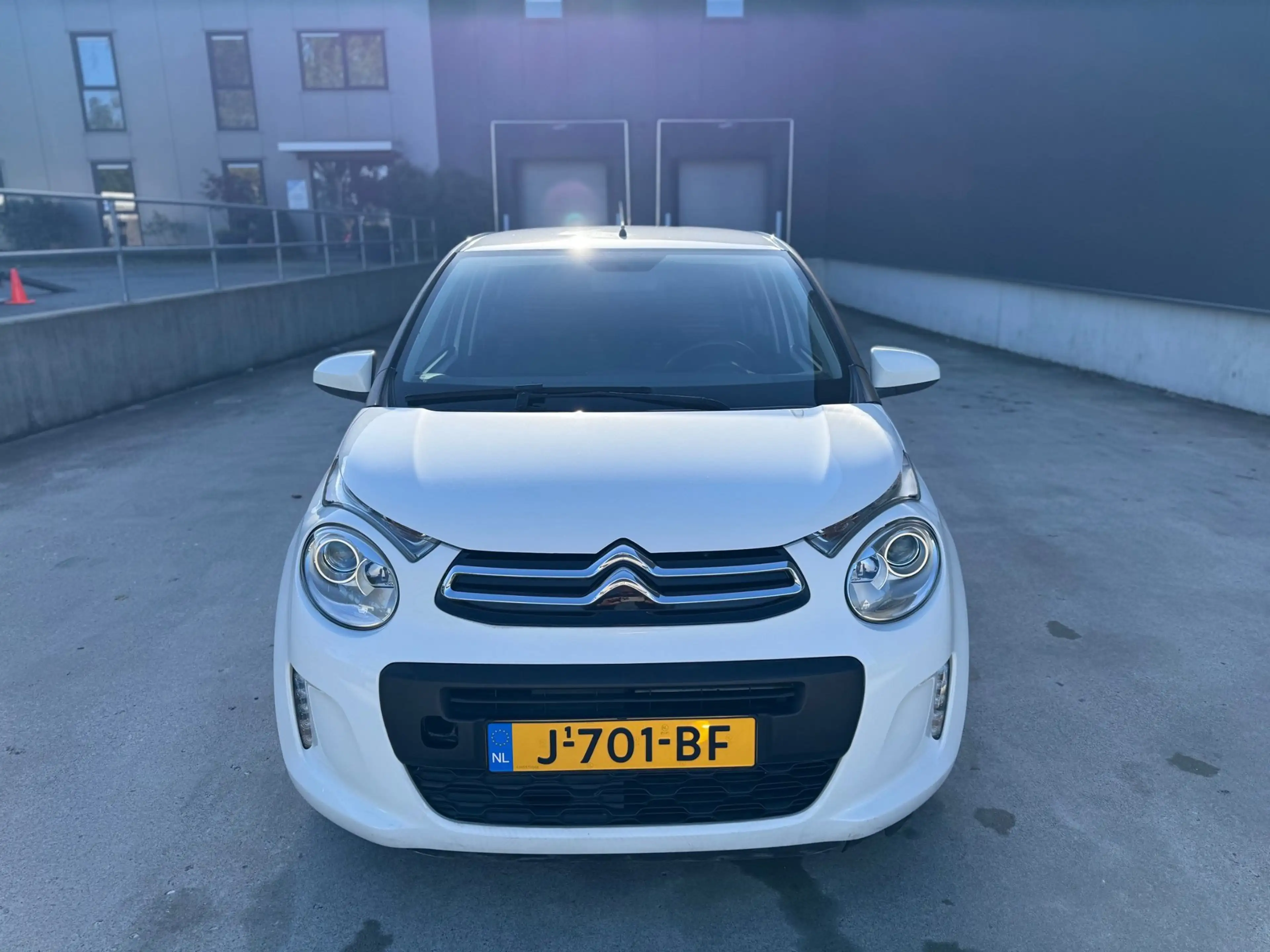 Citroen C1 1.0 VTi Shine — photo 2